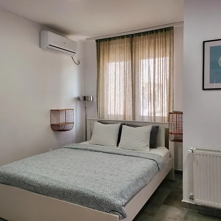 Oota Soko With Parking Garage